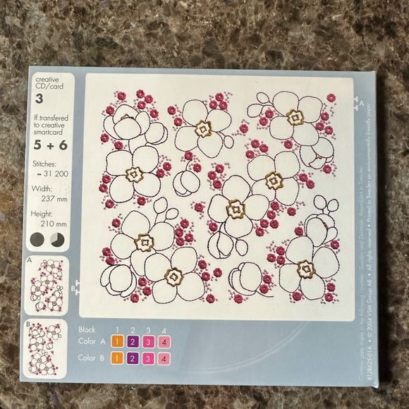 Pfaff creative grand hoop design cd set- like new - Picture 2 of 4